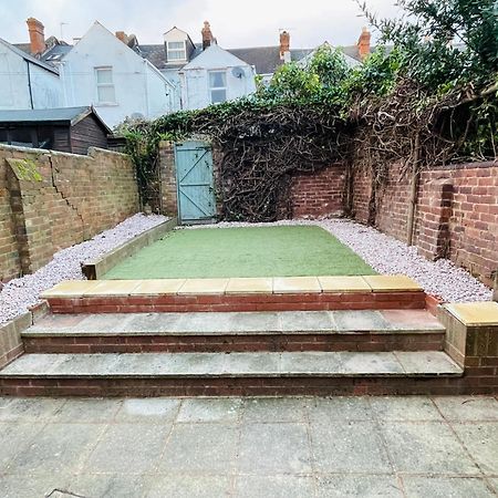 Newly Refurbished City Centre House With Parking Exeter Exteriör bild