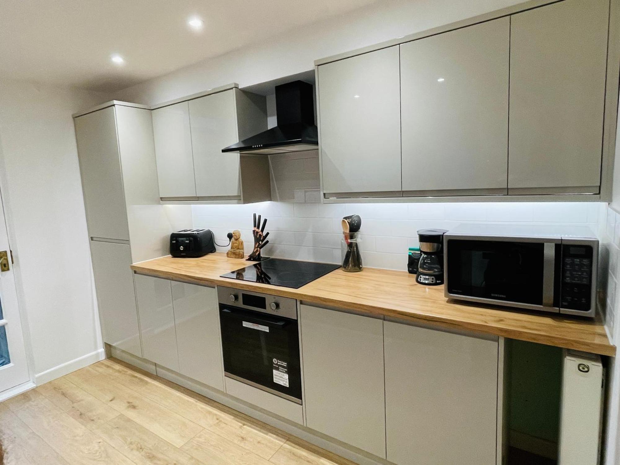 Newly Refurbished City Centre House With Parking Exeter Exteriör bild